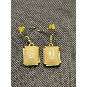Rectangular Beige Drop Earrings Faceted Dangle gold tone Bezel‎ setting